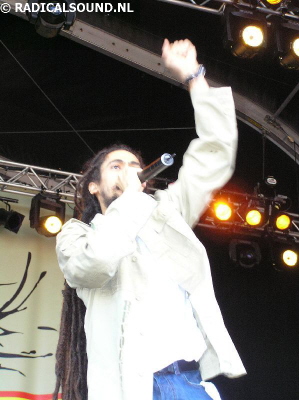 Damian Marley - two 77 splash 2006 003