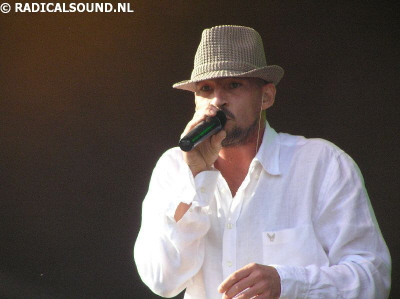 Gentleman @ Reggae Geel 2005 005