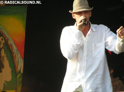 Gentleman @ Reggae Geel 2005 010