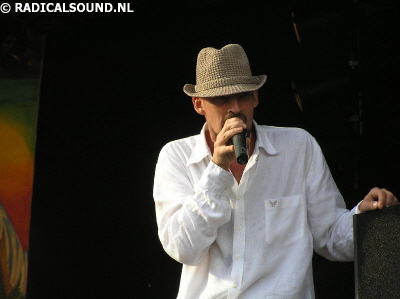 Gentleman @ Reggae Geel 2005 011
