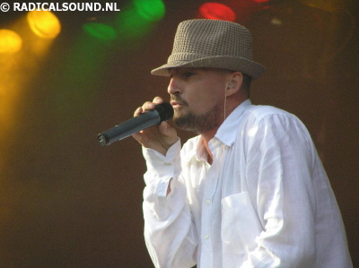 Gentleman @ Reggae Geel 2005 017