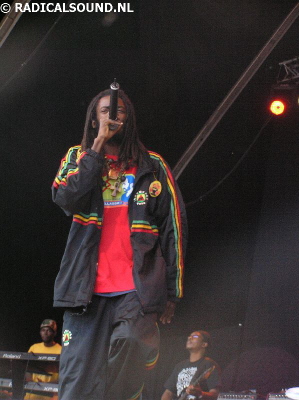 I Wayne - two 77 splash 2006 010