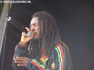 I Wayne - two 77 splash 2006 013
