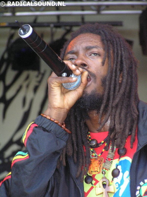 I Wayne - two 77 splash 2006 015